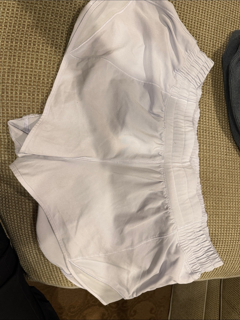 Lululemon Hottie Hot 2.5 Women's Lilac Elastic-Waist Athletic Shorts